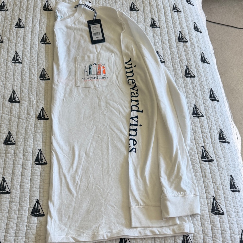 Vineyard Vines White Long-Sleeve Pocket Tee with Navy Sleeve Logo